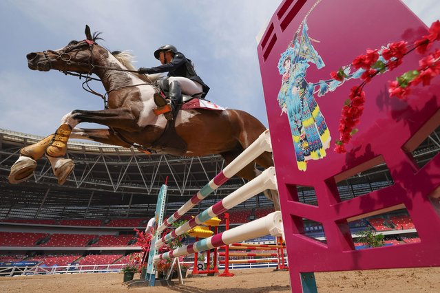 Seungmin Seong of South Korea competes in the Riding Show Jumping during the Women's Team relay pentathlon Medal Ceremony of UIPM 2024 Pentathlon World Championships at Zhengzhou Olympic Sports Center on June 10, 2024 in Zhengzhou, China. (Photo by Lintao Zhang/Getty Images)