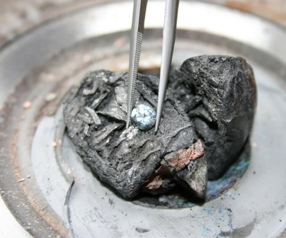 Swiss Company Turns People’s Ashes Into Diamonds