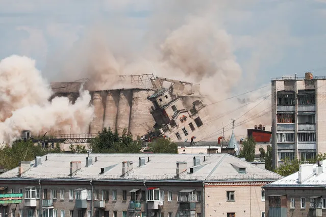 Destroying the former Zernoprodukt flour mill by building implosion in Ivanovo, Russia on August 5, 2018. The land is to be used for housing development. (Photo by Vladimir Smirnov/TASS)