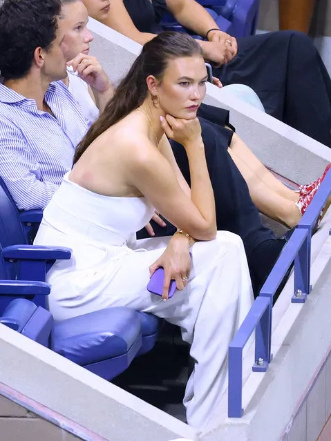 Model Karlie Kloss with her husband Joshua Kushner attend the quarter final between Alcaraz and Zverev at The US Open in New York on September 6, 2023. (Photo by Dylan Travis/AbacaPress)