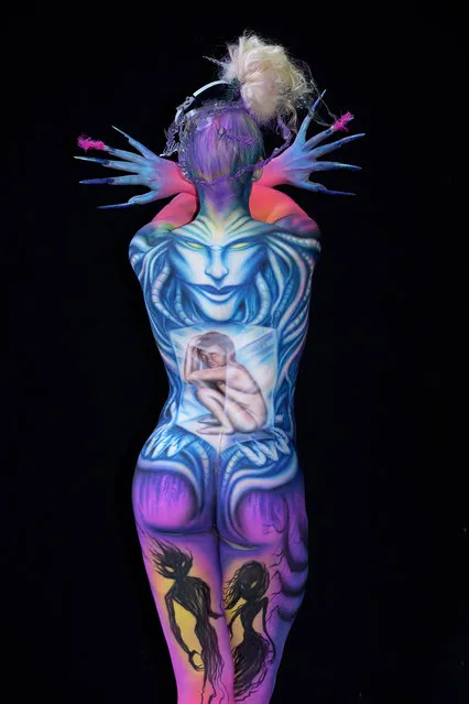 A model, painted by bodypainting artist Sarah Smith from Great Britainl, poses for a picture at the 21st World Bodypainting Festival 2018 on July 14, 2018 in Klagenfurt, Austria. (Photo by Didier Messens/Getty Images)