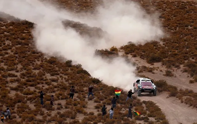 Stephane Peterhansel of France drives his Peugeot during the fifth stage Jujuy-Uyuni in the Dakar Rally 2016 near Uyuni, Bolivia, January 7, 2016. (Photo by Marcos Brindicci/Reuters)