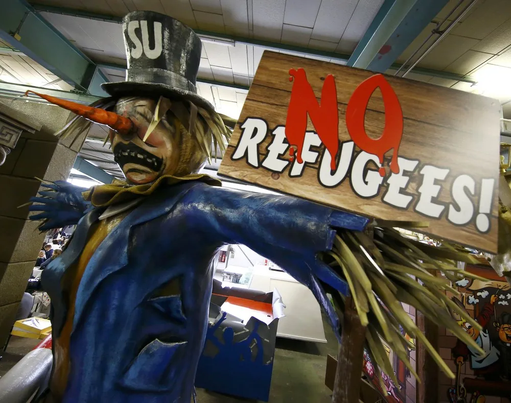 Preparations for Monday Carnival Parade