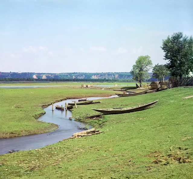 Photos by Sergey Prokudin-Gorsky. Razsoshka River, flowing into the Chusovaia River at the village of Verkhnie Gorodki. Russia, Perm Province, Perm uyezd (district), Verkhnie Gorodki (submerged), 1912