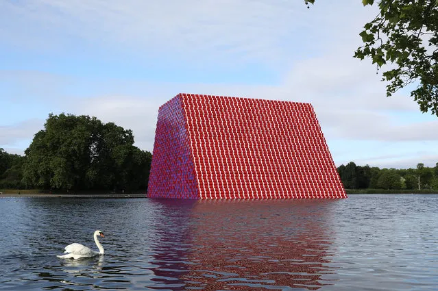 Artist Christo unveils his first UK outdoor work, a 20m high installation on Serpentine Lake, with accompanying exhibition at at The Serpentine Gallery on June 18, 2018 in London, England. (Photo by Tim P. Whitby/Tim P. Whitby/Getty Images for Serpentine Galleries)