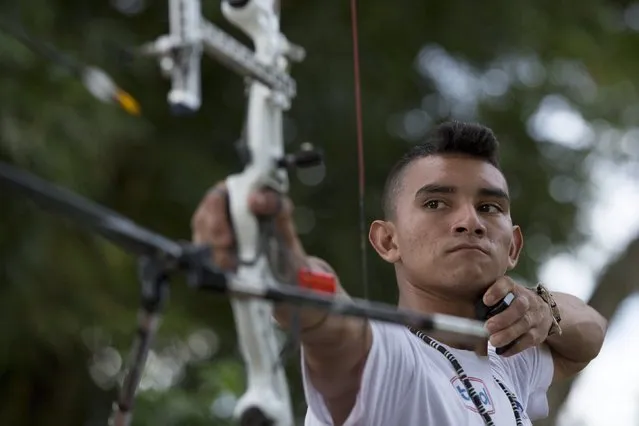 Kambeba Indian, Dream Braga, 18, practices at a training centre in Manaus, Amazon state May 7, 2015. (Photo by Bruno Kelly/Reuters)