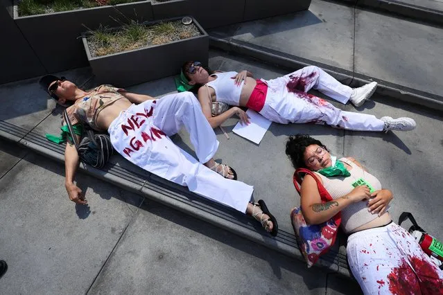 Abortion rights protesters demonstrate after the U.S. Supreme Court ruled in the Dobbs v Women's Health Organization abortion case, overturning the landmark Roe v Wade abortion decision in Los Angeles, California, U.S., June 29, 2022. (Photo by Lucy Nicholson/Reuters)