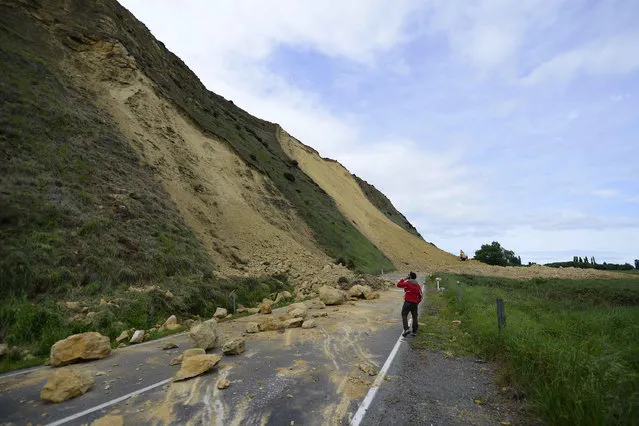 Rotherham Road, 110 kms north of Christchurch, shows damage and land slip in the aftermath of a 7.5 magnitude earthquake on November 14, 2016 in Waiau, New Zealand. The 7.5 magnitude earthquake struck 20km south-east of Hanmer Springs at 12.02am and triggered tsunami warnings for many coastal areas. (Photo by Matias Delacroix/Getty Images)
