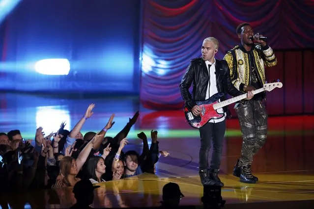 Pete Wentz of Fall Out Boy performs with rapper Fetty Wap during the 2015 MTV Movie Awards in Los Angeles, California April 12, 2015. (Photo by Mario Anzuoni/Reuters)