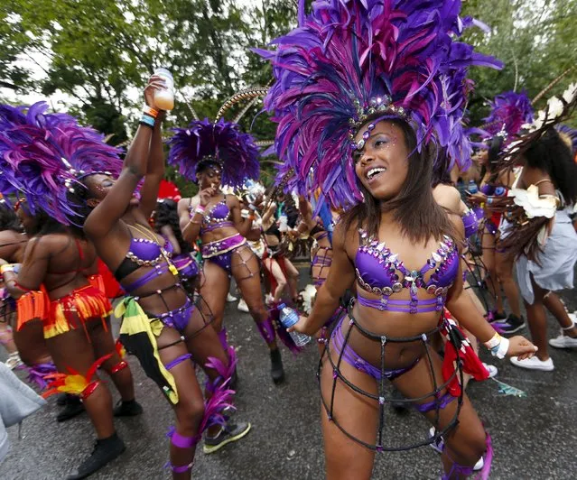 Performers dance at the Notting Hill Carnival in west London, August 31, 2015. (Photo by Eddie Keogh/Reuters)