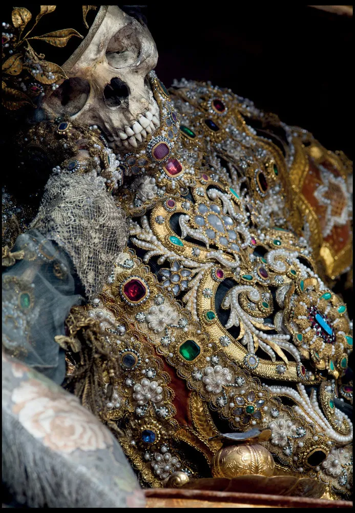 “Empire de la Mort” – Dripping with Gold and Jewels