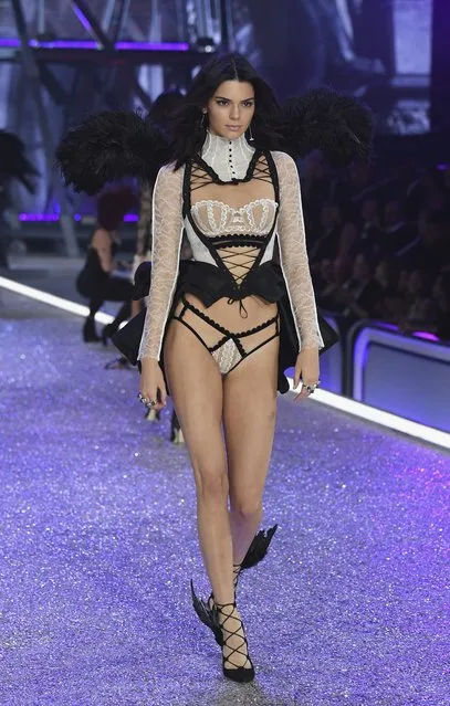 Kendall Jenner walks the runway during the 2016 Victoria's Secret Fashion Show on November 30, 2016 in Paris, France. (Photo by Pascal Le Segretain/Getty Images for Victoria's Secret)