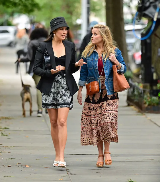 American TV and stage actress Zoe Chao and American actress Reese Witherspoon are seen on the set of “Your Place Or Mine” in Gramercy Park on October 05, 2021 in New York City. (Photo by James Devaney/GC Images)