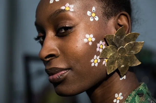 A model backstage ahead of the Tata Naka show during the London Fashion Week February 2017 collections at the ICA on February 21, 2017 in London, England. (Photo by Tim P. Whitby/Getty Images)