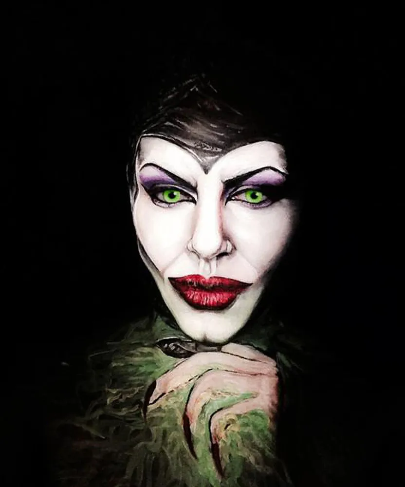 Makeup Artist Transforms Herself into Famous Faces