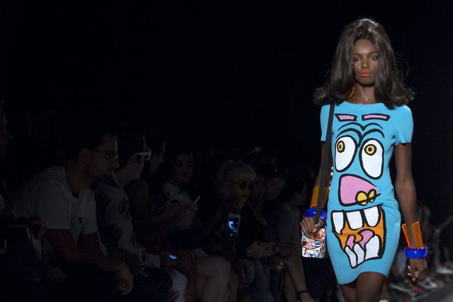 A model presents a creation from the Jeremy Scott Spring/Summer 2016 collection during New York Fashion Week in New York, September 14, 2015. (Photo by Andrew Kelly/Reuters)