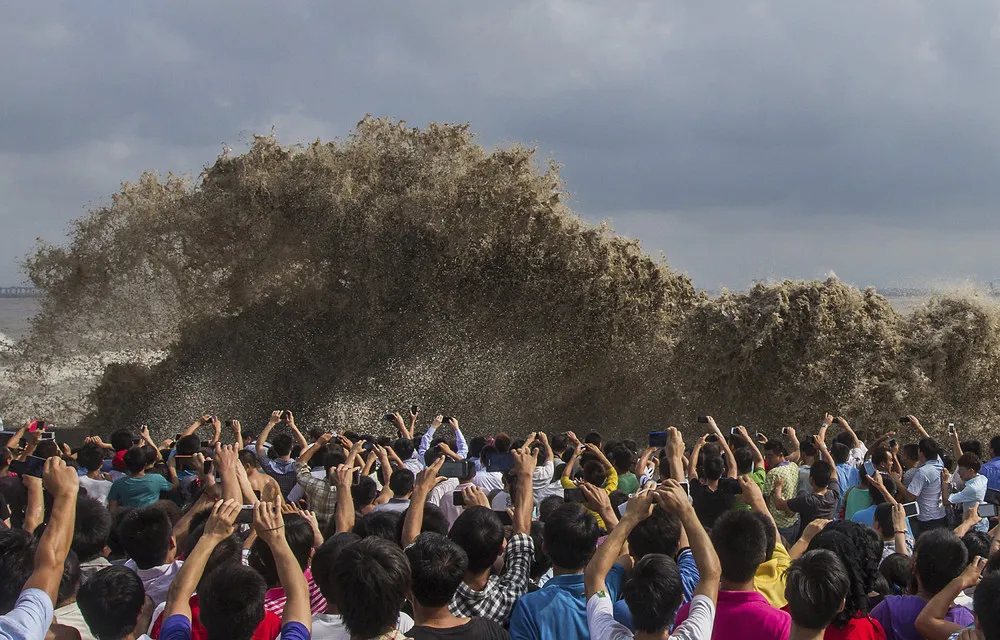 Giant Tidal Waves in China