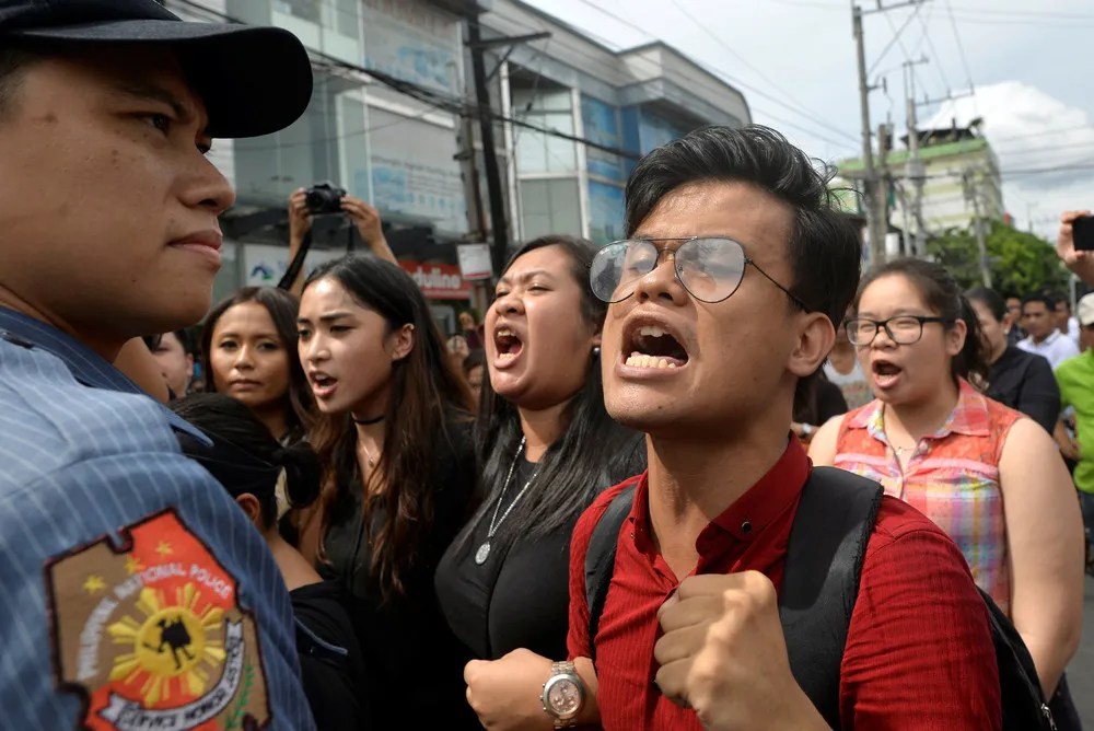 The Day in Photos – November 19, 2016