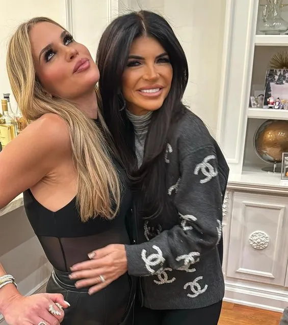 American TV personalitys Jackie Goldschneider and Teresa Giudice share an embrace in the last decade of November 2023. (Photo by jackiegoldschneider/Instagram)