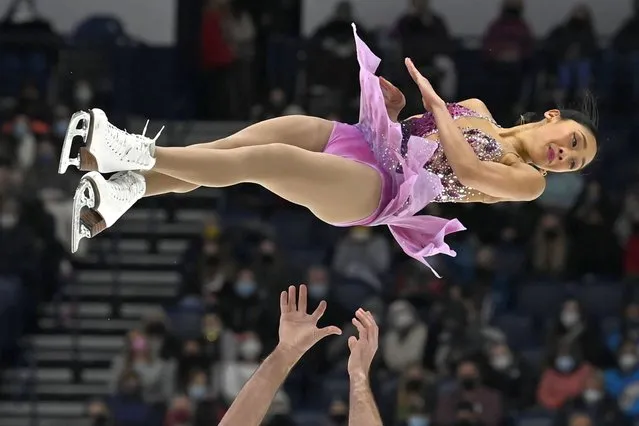 Jessica Calalang and Brian Johnson compete in the pairs free skate program during the U.S. Figure Skating Championships Saturday, January 8, 2022, in Nashville, Tenn. (Photo by Mark Zaleski/AP Photo)