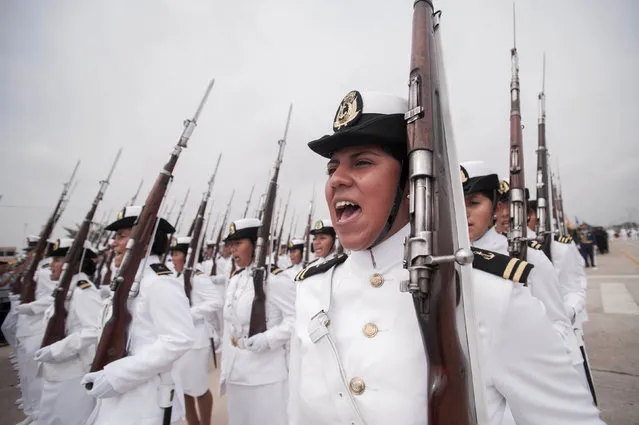 Bolivia's navy officers participate during a parade as part of Bolivia's Independence Day celebrations, in Santa Cruz, August 7, 2016. (Photo by Freddy Zarco/Reuters/Courtesy of Bolivian Presidency)