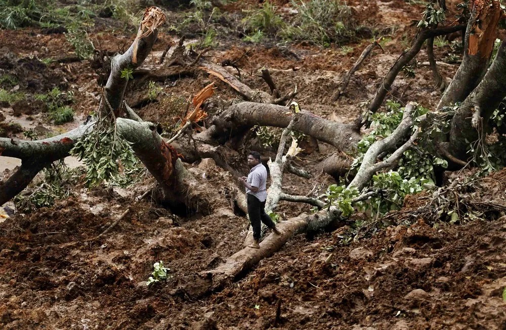 Hundreds Feared Buried Under Sri Lanka Mudslide