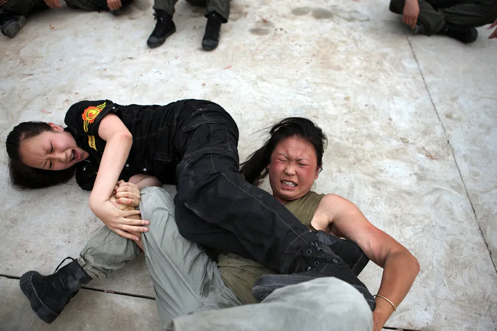 Female Bodyguards Accept Brutal Training in China