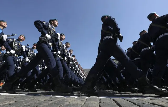Russian servicemen march during the Victory Day parade, marking the 71st anniversary of the victory over Nazi Germany in World War Two, at Red Square in Moscow, Russia, May 9, 2016. (Photo by Grigory Dukor/Reuters)