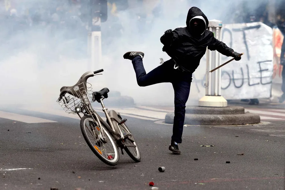Clashes in Paris