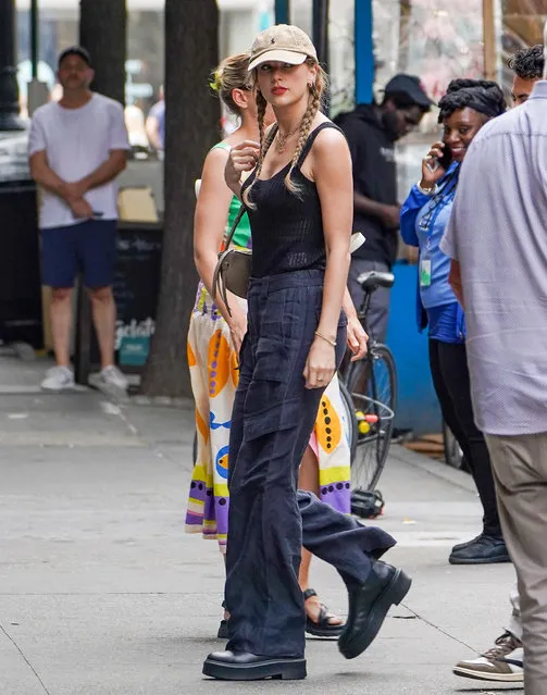 Taylor Swift is spotted heading to the studio with newlywed friend/producer Jack Antonoff in New York City on September 5, 2023. The 33 year old singer wore a corduroy Polo cap, black tank top, saddle bag, cargo trousers, and black boots. The sighting comes as her ex Matty Healy moves on with a new flame. (Photo by The Image Direct)
