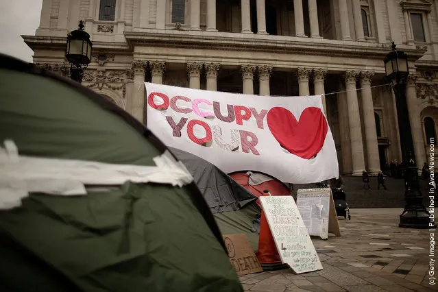Anti-Capitalist protestors from the Occupy LSX movement at St. Paul's Cathedral