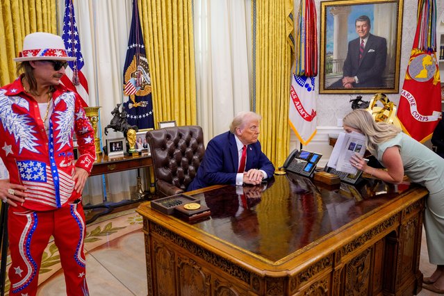 U.S. President Donald Trump speaks alongside entertainer Kid Rock before signing an executive order in the Oval Office of the White House on March 31, 2025 in Washington, DC. Trump has signed an executive order against ticket scalping and reforming the live entertainment ticket industry. (Photo by Andrew Harnik/Getty Images)