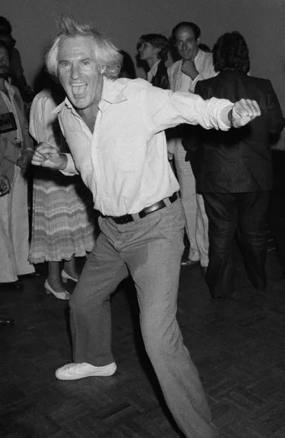 Dr. Timothy Leary, the former psychedelic drug guru puts his all into dancing at New York's studio 54, Thursday, July 20, 1978 while he boogies at a post premier party for the opening of “Sgt. Pepper's lonely hearts club band!”. (Photo by AP Photo/Drew)