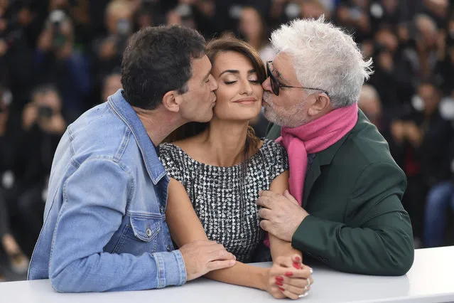 In this Saturday, May 18, 2019 photo, actors Antonio Banderas, from left, Penelope Cruz and director Pedro Almodovar pose for photographers at the photo call for the film “Pain and Glory” at the 72nd international film festival, Cannes, southern France. (Photo by Arthur Mola/Invision/AP Photo)