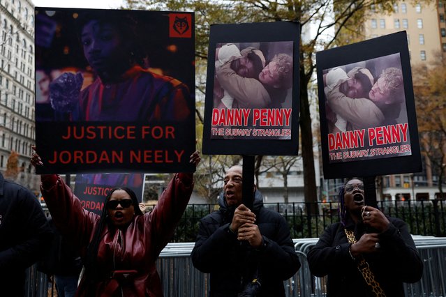 People demonstrate outside Manhattan Criminal Court on the day a jury continues deliberations in the trial of Daniel Penny, the former U.S. Marine sergeant facing charges of manslaughter and criminally negligent homocide for fatally strangling Jordan Neely, a homeless man, on a New York City subway car in 2023, in New York City, U.S., December 9, 2024. (Photo by Shannon Stapleton/Reuters)