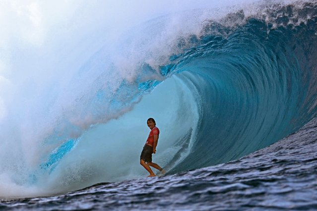 USA's surfer Barron Mamiya competes in the men's Shiseido Tahiti Pro surfing competition elimination round, in Teahupo'o, on the French Polynesian Island of Tahiti, on May 29, 2024. Teahupo'o will host the surfing event of the Paris 2024 Olympic Games. (Photo by Jerome Brouillet/AFP Photo)