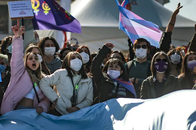 Protesters chat slogans during a demonstration in Istanbul,Saturday, March 27, 2021 against Turkey's withdrawal from Istanbul Convention, an international accord designed to protect women from violence. (Photo by Emrah Gurel/AP Photo)