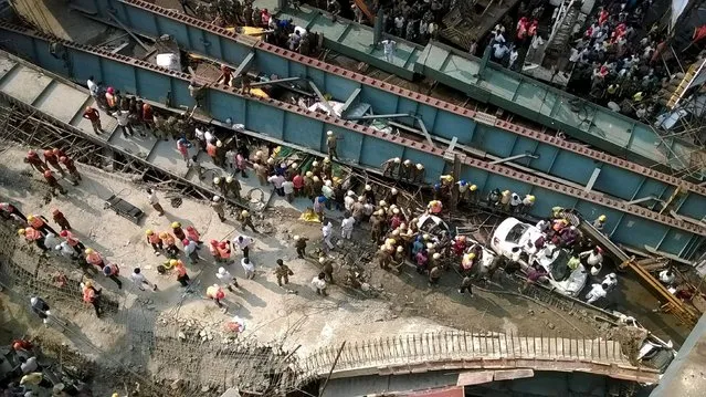 A general view of the collapsed flyover in Kolkata, India, March 31, 2016. (Photo by Rupak De Chowdhuri/Reuters)