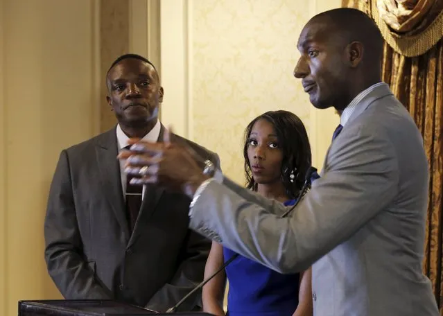 Former contestant on “The Apprentice”, Dr. Randal Pinkett, speaks as fellow contestants Tara Dowdell (C) and Kwame Jackson (L) look on during a news conference to speak out against Republican U.S. presidential candidate Donald Trump in New York City, April 15, 2016. (Photo by Brendan McDermid/Reuters)