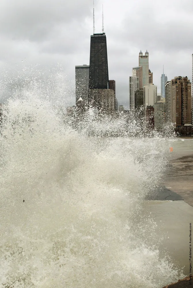 Storm Brings Heavy Rain And High Winds To Chicago, Over 20 Foot Waves Expected In Lake Michigan