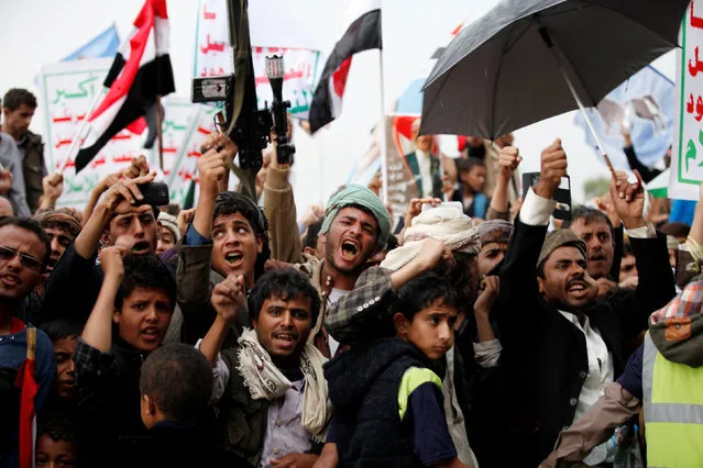 Supporters of Houthi rebels and Yemen's former president Ali Abdullah Saleh shout slogans as they rally to celebrate an agreement reached by Saleh and the Houthis to form a political council to unilaterally rule the country, in Sanaa, Yemen August 1, 2016. (Photo by Khaled Abdullah/Reuters)