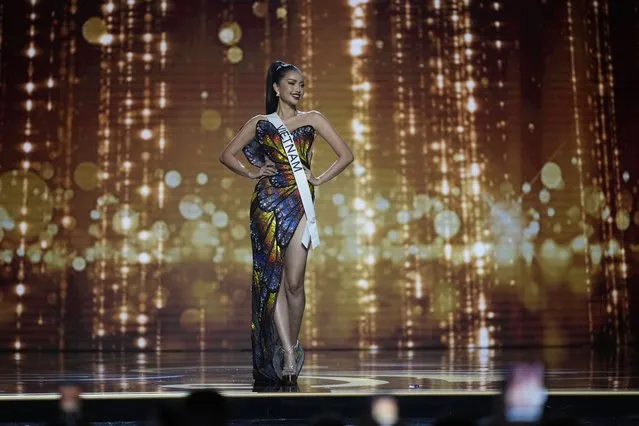 Miss Vietnam Nguyen Thi Ngoc Chau takes part in the evening gown competition during the preliminary round of the 71st Miss Universe Beauty Pageant, in New Orleans on Wednesday, January 11, 2023. (Photo by Gerald Herbert/AP Photo)