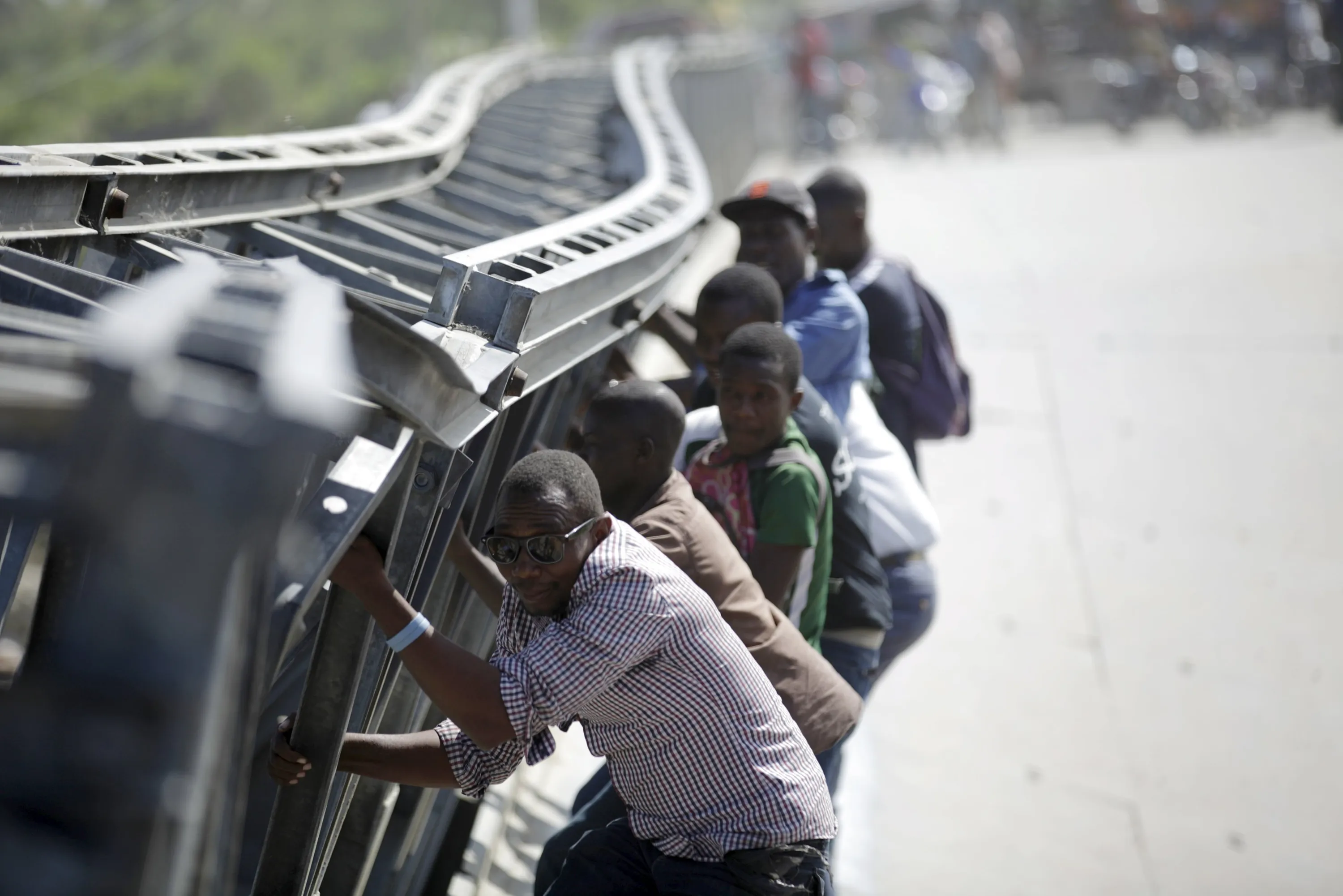 Гаити фото транспорт. Опасная переправа