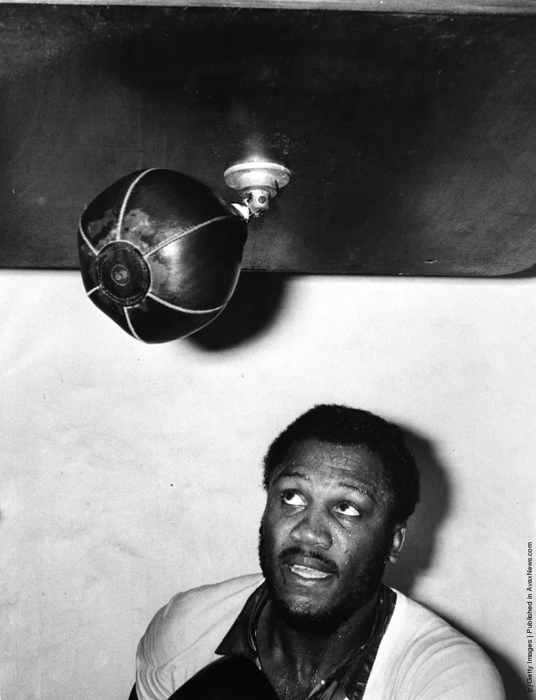 Boxing Legend “Smokin” Joe Frazier Dies at 67