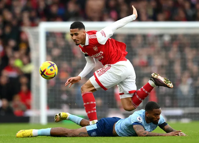 William Saliba of Arsenal battles for possession with Ivan Toney of Brentford during the Premier League match between Arsenal FC and Brentford FC at Emirates Stadium on February 11, 2023 in London, England. (Photo by Shaun Botterill/Getty Images)