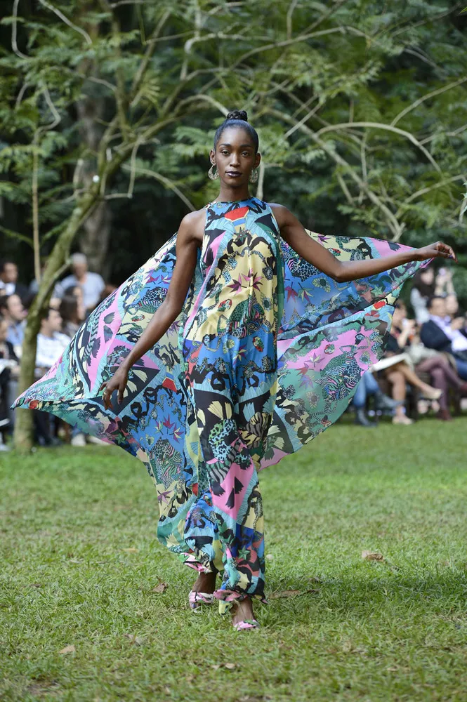 Neon – Sao Paulo Fashion Week Spring-Summer 2013 Collections Show