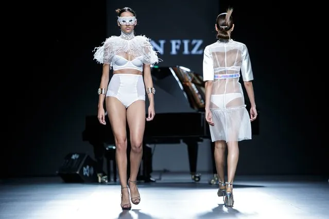 A model showcases designs by Ion Fiz on the runway at the Ion Fiz show during Mercedes-Benz Fashion Week Madrid Spring/Summer 2016 at Ifema on September 20, 2015 in Madrid, Spain. (Photo by Pablo Cuadra/Getty Images)
