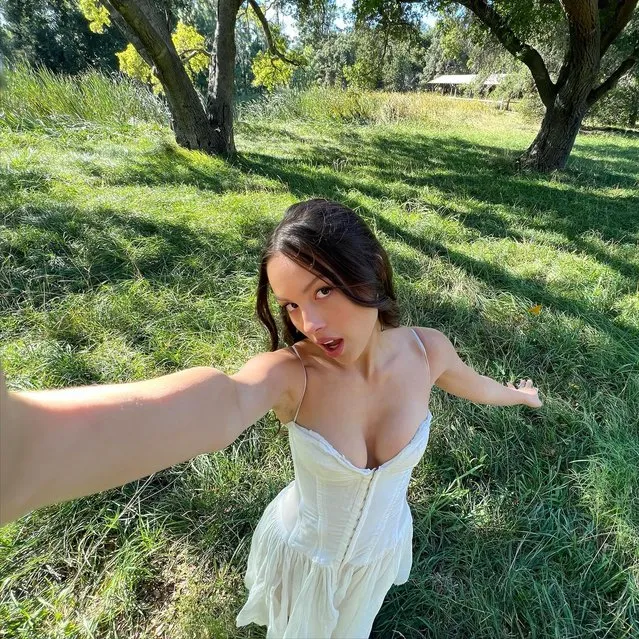 American singer-songwriter Olivia Rodrigo takes in the outdoors in the last decade of November 2023. (Photo by Oliviarodrigo/Instagram)