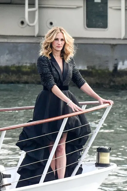 American actress Julia Roberts looks sesnational as she films a commercial for Lancome on the Seine river in Paris, France on September 17, 2021. (Photo by Backgrid USA)