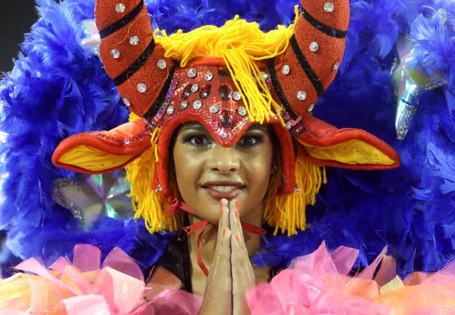 A reveller from Paraiso do Tuiuti samba school performs during the second night of the Carnival parade at the Sambadrome in Rio de Janeiro, Brazil March 5, 2019. (Photo by Sergio Moraes/Reuters)